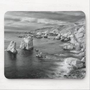 B&W beach coastline, California Mouse Pad