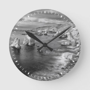 B&W beach coastline, California Round Clock