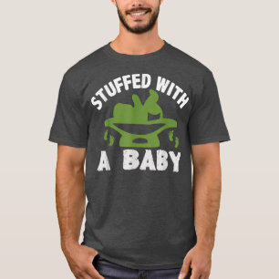 Baby Due In 22' Pregnancy Announcement Mama To Be  T-Shirt