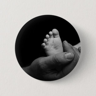 baby feet 6 cm round badge