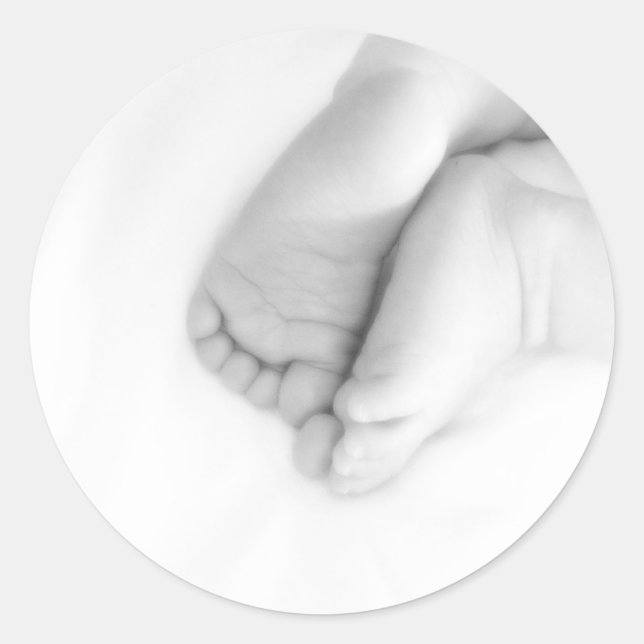 Baby feet classic round sticker (Front)