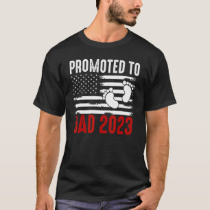 Baby Promoted To Dad 2023 Cool Us Flag Family Matc T-Shirt