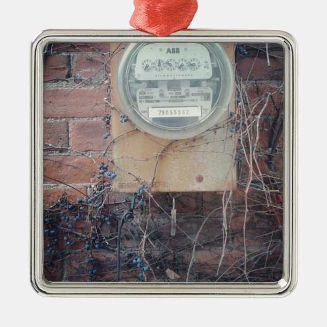 Back alley view metal tree decoration (Front)