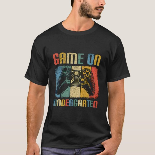 Back To School Game On Kindergarten Funny Gamer Ki T-Shirt (Front)