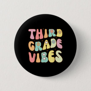 Back To School Third Grade Vibes Groovy Teacher Wo 6 Cm Round Badge