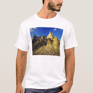 Badlands formations at Dinosaur Provincial Park 2 T-Shirt