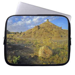 Badlands formations at Dinosaur Provincial Park Laptop Sleeve
