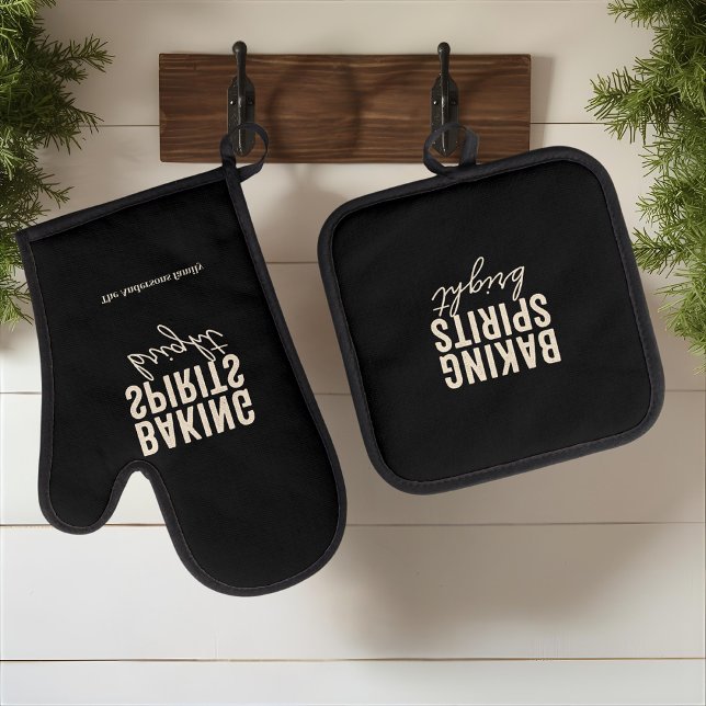 “Baking Spirits Bright Black Christmas Oven Mitt & Pot Holder Set (Creator Uploaded)