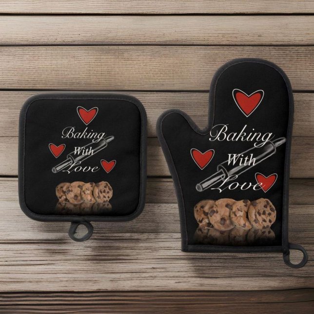 Baking With Love Oven Mitt & Pot Holder Set (Creator Uploaded)
