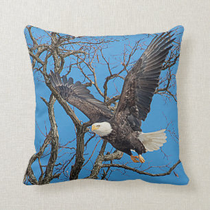 Bald Eagle taking flight Cushion