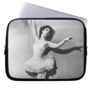 Ballerina 2 laptop sleeve