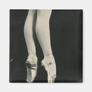BALLERINA LEGS magnet