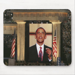 Barak Obama speaks at the last night of the Mouse Pad