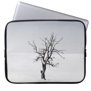 BARE TREE IN THE MIDDLE OF SNOW LAPTOP SLEEVE