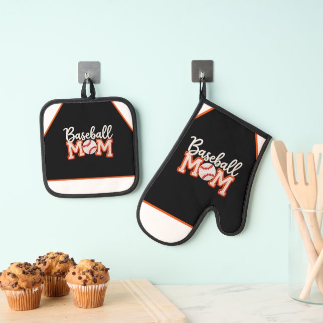Baseball Mum “Baseball M❤️M” Gift Box Design – Bas Oven Mitt & Pot Holder Set (Insitu(Hanging))