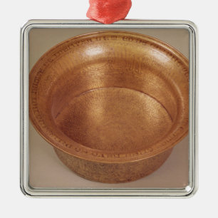 Basin decorated with geometric patterns metal tree decoration