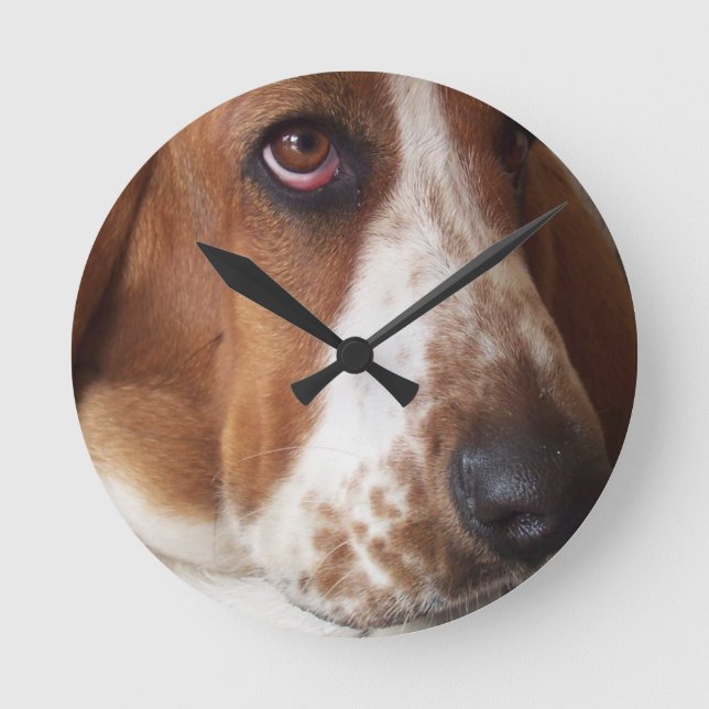 basset-hound-7 round clock (Front)