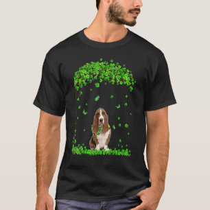 Basset Hound Dog Irish Green Shamrock C  St Patric T-Shirt