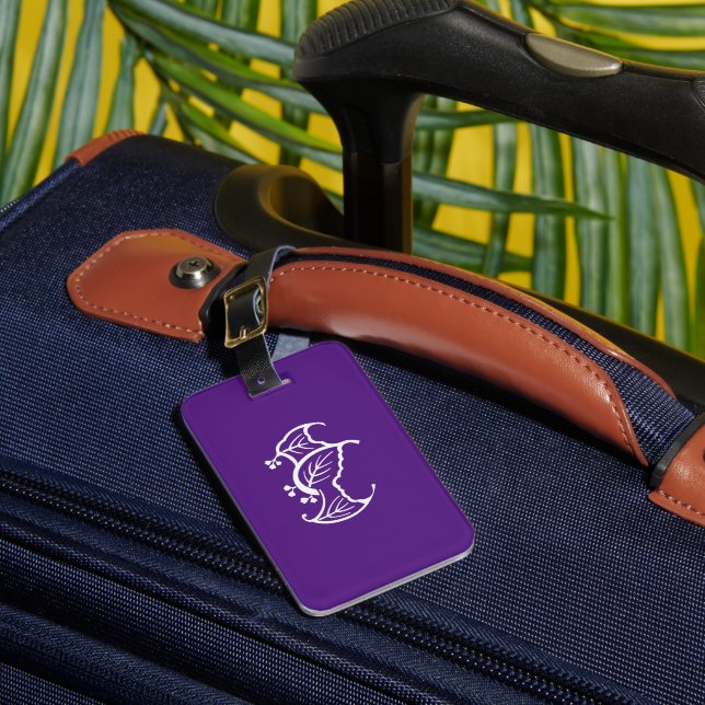 Bat shaped paulownia luggage tag (Front Insitu 1)