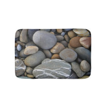 Bath mat with pebbles