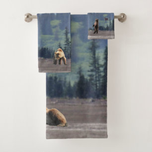 Bath towel set w/ grizzly bears and cubs