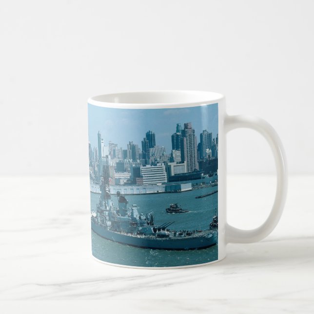 BB-61 "USS Iowa", New York Harbour, U.S.A. Coffee Mug (Right)