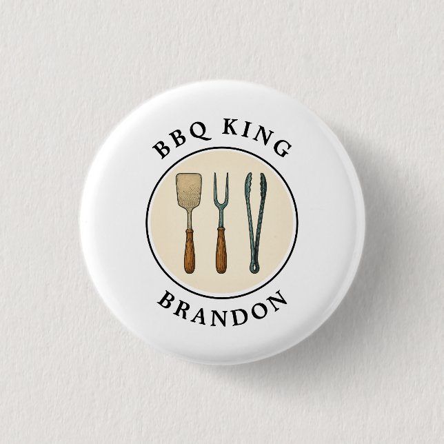 BBQ King Grilling Tools Emblem Dad Name 3 Cm Round Badge (Front)