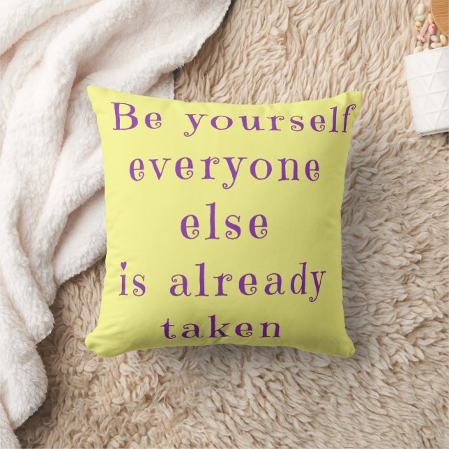 Be yourself  cushion (Blanket)