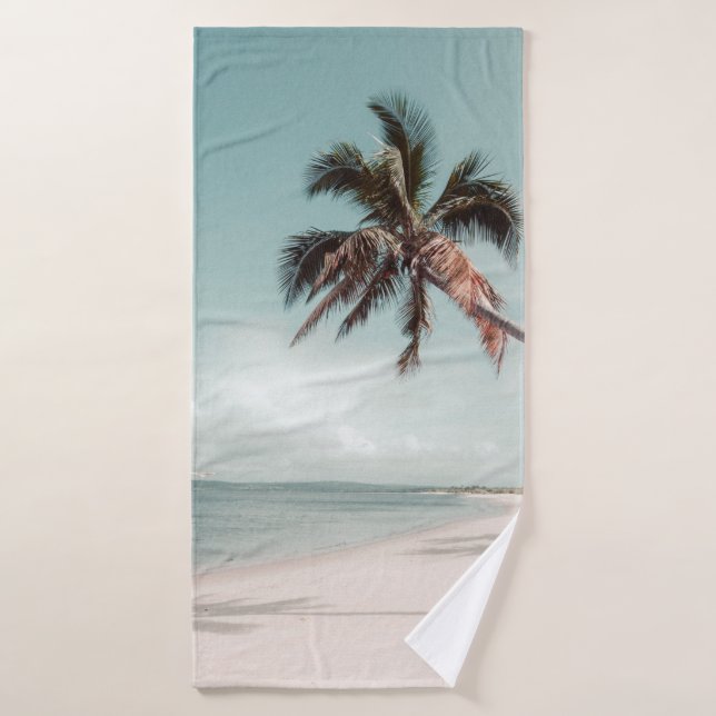 Beach beside coconut palm tree bath towel (Bath Towel)