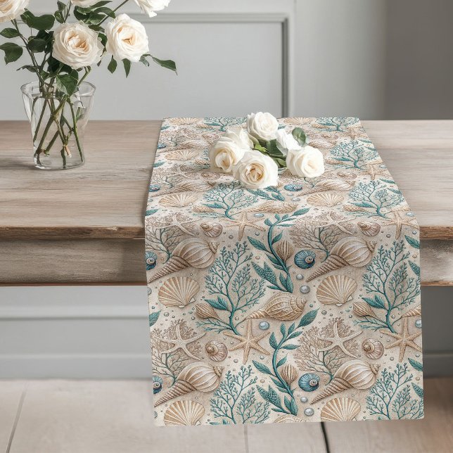 Beach House Table Runner with Seaside Motifs (Beach House Table Runner with Seaside Motifs)