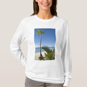 Beach on mainland Aitutaki, Cook Islands T-Shirt