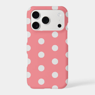 Beach towel in polka dots.