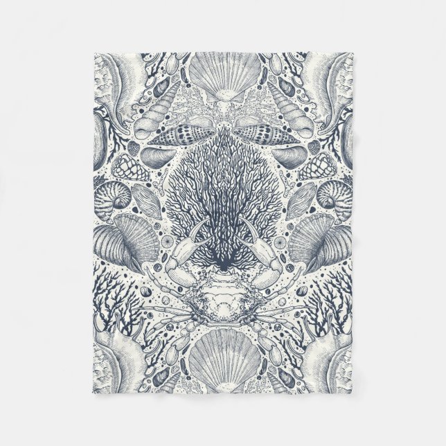 Beach treasures, seashells, crab, corals and seawe fleece blanket (Front)