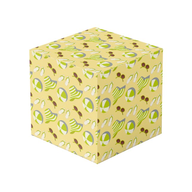 Beach vacay pattern with sunglasses and sun hat  cube (Front Angled)