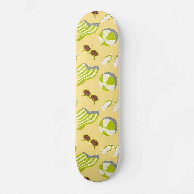 Beach vacay pattern with sunglasses and sun hat skateboard (Front)