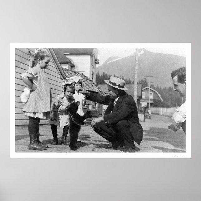 Bear Cub Showoff Alaska 1915 Poster (Front)