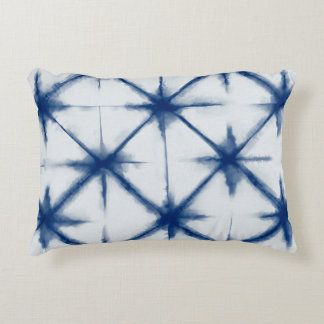Beautiful accent through pillow design 