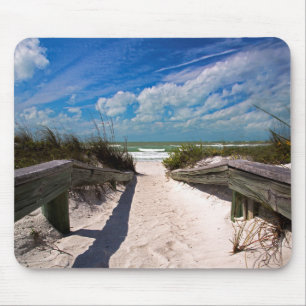 Beautiful beach scene mouse pad