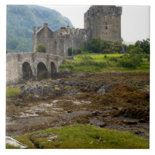 Beautiful Eileen Donan Castle in Western Dornie 2 Tile