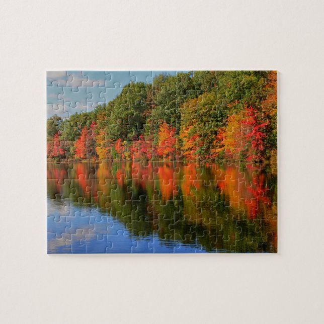 Beautiful Fall in New England Puzzle (Horizontal)