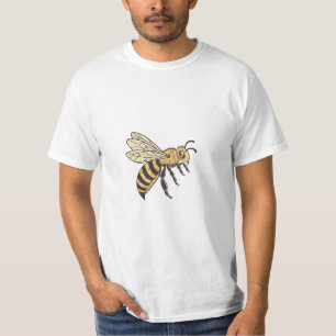 Beautiful Honey Bee Flying Queen T-Shirt