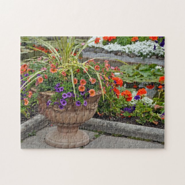 Beautiful petunia planter jigsaw puzzle (Horizontal)