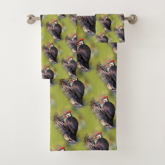 Beautiful Pileated Woodpecker on the Tree Bath Towel Set (Insitu)