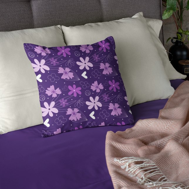 Beautiful Purple Floral Daisy Flower Pattern Cushion (Creator Uploaded)