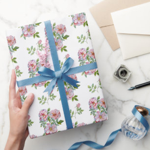 Beautiful realistic watercolor roses. wrapping paper
