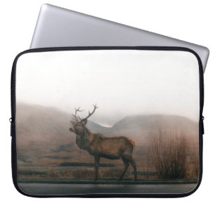 BEAUTIFUL REINDEER LAPTOP SLEEVE