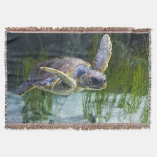 Beautiful Sea Turtle Swimming Throw Blanket