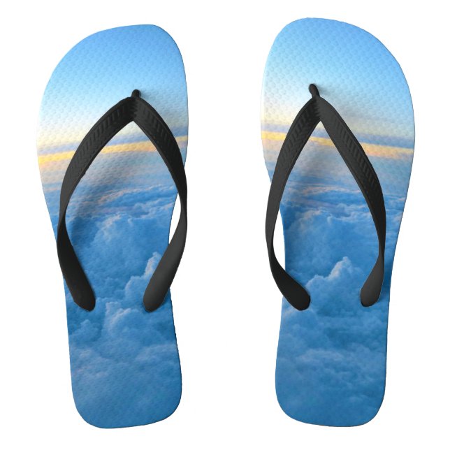 beautiful sky with clouds thongs (Footbed)