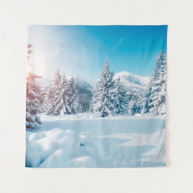 Beautiful winter nature landscape, amazing mountai tapestry (Front)