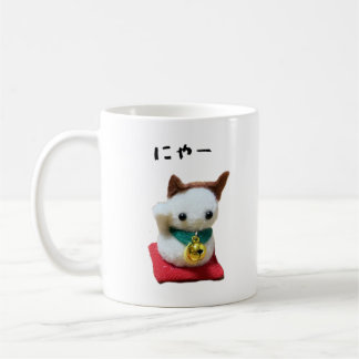 Beckoning Cat Design for Cat Lovers Coffee Mug